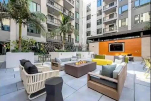 Beautiful 3 Bedroom High Rise with Pool, Hot Tub and Rooftop Views, Los Angeles (fotografie 10)