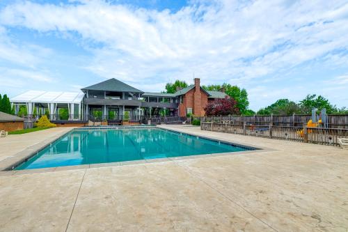 Resort Condo with Pool Access on Smith Mountain Lake - image 14