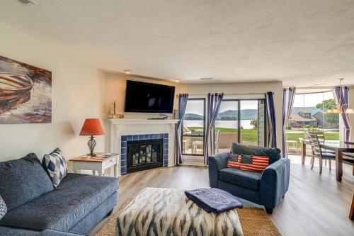 Resort Condo on Smith Mtn Lake Linens Included! in Moneta, USA