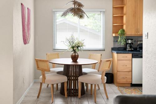 Swim at Barton, Sleeps 14 near Zilker, Downtown, Austin (foto 9)