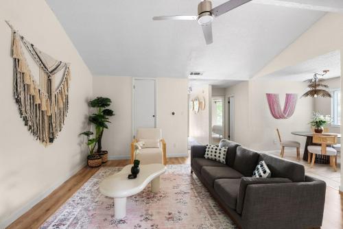 Swim at Barton, Sleeps 14 near Zilker, Downtown, Austin (foto 2)