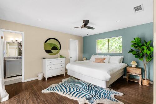 Swim at Barton, Sleeps 14 near Zilker, Downtown, Austin (foto 7)