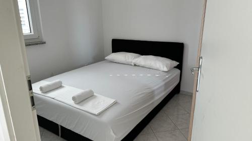 Apartment Palma - Novalja - image 5