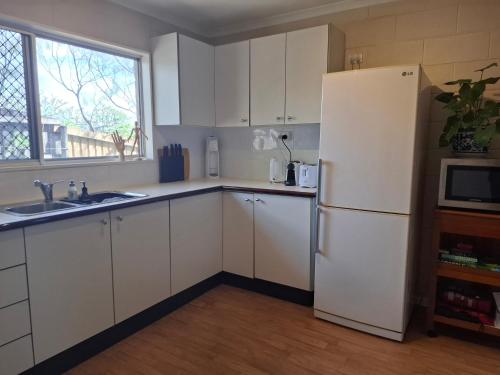 J & Ella's Holiday House - 2 Bedroom, 2 Bathroom Home in 쿡타운