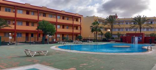 Peldbaseins, Casa Karina in Parque Holandes