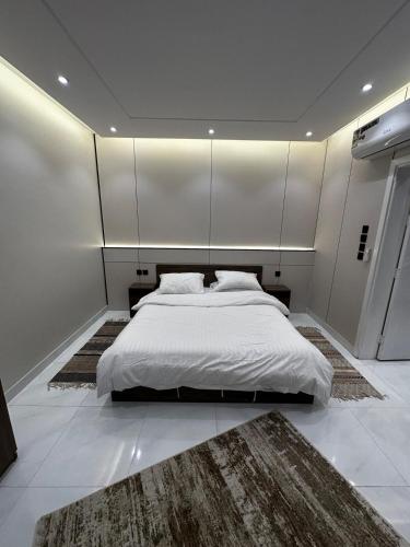 غرفة نوم وصالة مودرن بدخول ذاتي in Al Manar