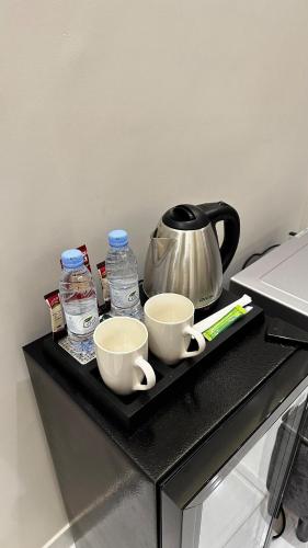 غرفة نوم وصالة مودرن بدخول ذاتي in Al Manar