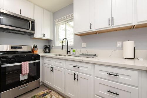 Spacious 3 Bedroom 2 Bathroom Apartment with Free Onsite Parking, Los Angeles (fotografie 10)