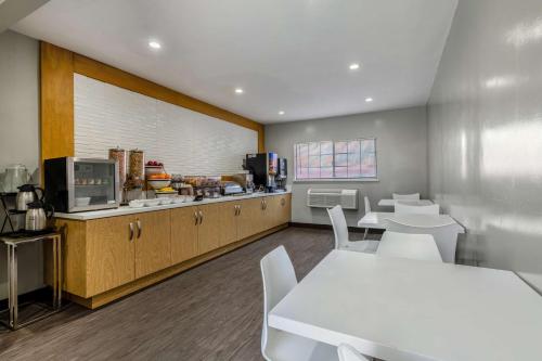 Sunset West Hotel SureStay Collection By Best Western – West Hollywood, CA