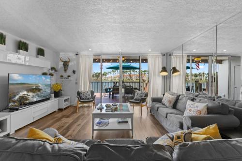 3 Bedroom Lake Front Townhouse - Absolute Gem Isla Del Sol – khách sạn tại Isla del Sol