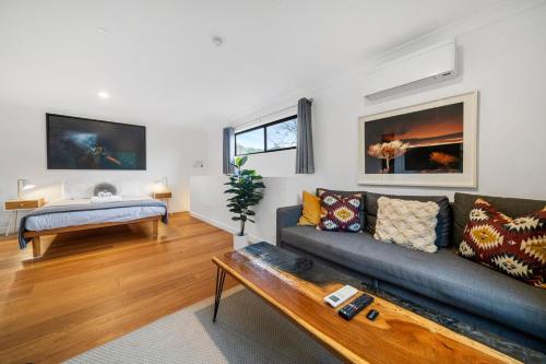 Beach Days & Bondi Ways Getaway on Watson - main image