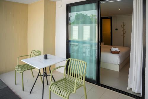 Balcó/terrassa, R2 Bed and Pool Kanchanaburi in Kanchanaburi