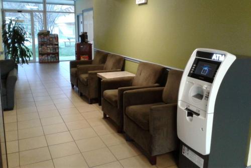 Days Inn by Wyndham Alexandria South in Alexandria, USA