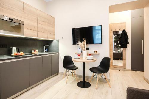 Prague Days - Modern Studios - 7 min Wenceslas Square - image 3