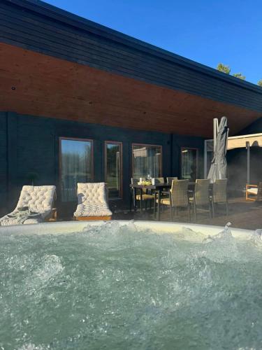Balkons/terase, Seere puhkemaja Hiiumaal in Kaigutsi