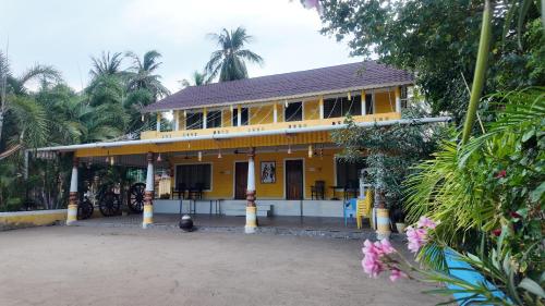 Le Royal Resort- By the Beach in Tarangambadi