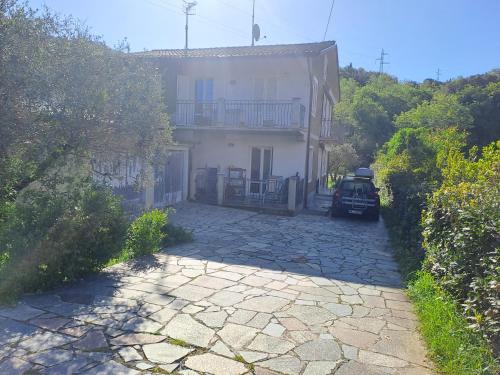 2 bedrooms, 5 beds