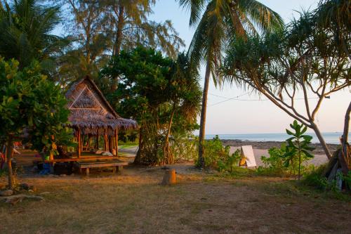 Lanta Coral Beach Resort