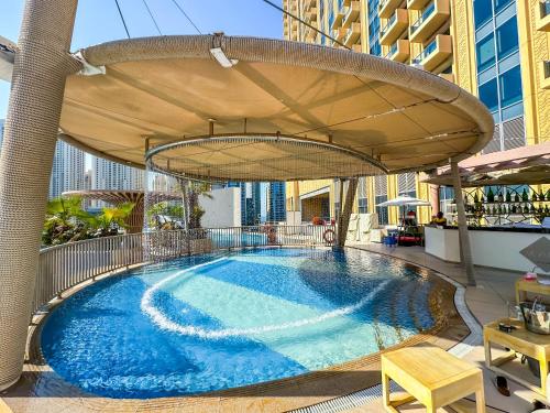 Studio on the 30th Floor with Stunning Marina View - image 10