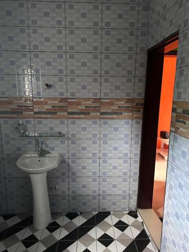 Salle de bain, Studio Residence OR Tambo in Kribi