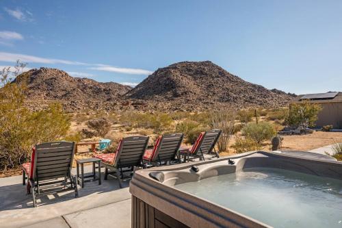 Free Heated Poolsecludedwildlife5min To Jtnp in Joshua Tree, USA