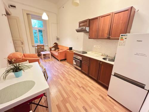 Vintage Heaven Oasis Hostel 2