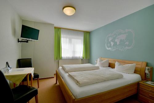 Cafe und Hotel Zum Grunen Baum in Neustadt Bei Coburg