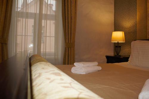 King Room image 2