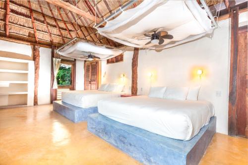 67760484 Zamas Hotel