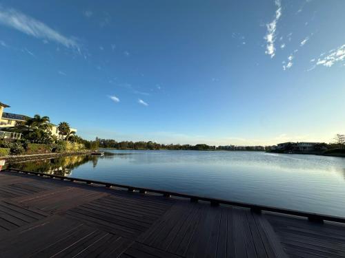 A környék, Luxury 3BR, 2BA Unit with Pool & BBQ in Gold Coast in Hope Sziget