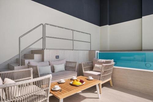 2 Bed with PRIVATE POOL on Balcony by STAY IN HOMES - Marina 14min - Self checkin - Gym - Parking, Dubaj (fotografie 6)