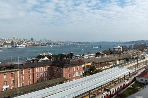 Bevindt zich in het hart van İstanbul