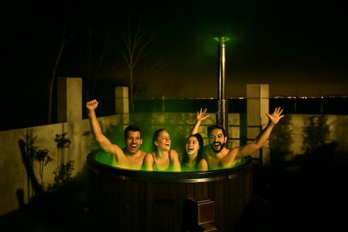 House of Freedom with Sea view sauna and jacuzzi