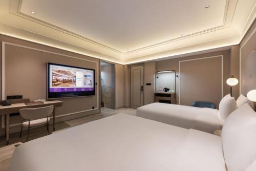 room detail thumbnail 1