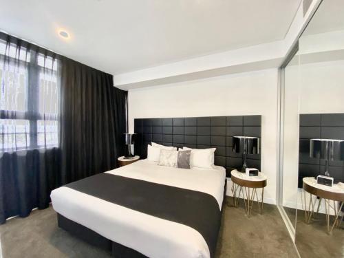 Resort Style 1 BD with Parking in the heart of Chatswood - image 2