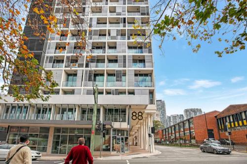 Resort Style 1 BD with Parking in the heart of Chatswood - image 5