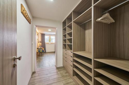 Hotel Obzor in เพค พอด สเนซคู