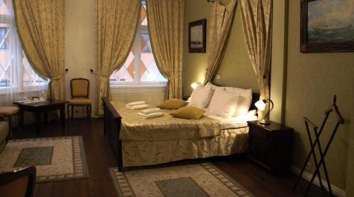 Deluxe Double Room image 8