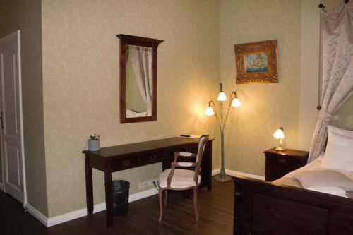 Deluxe Double Room image 4