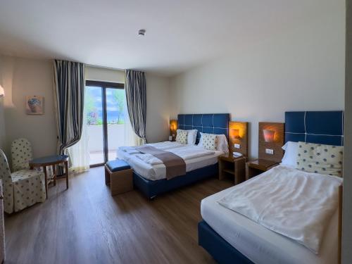 Comfort Triple Room image 10