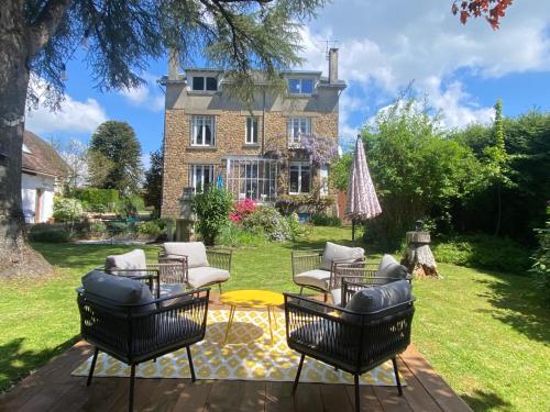 Maison de Montgibaud in Benayes