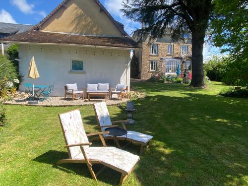 Maison de Montgibaud in Benayes