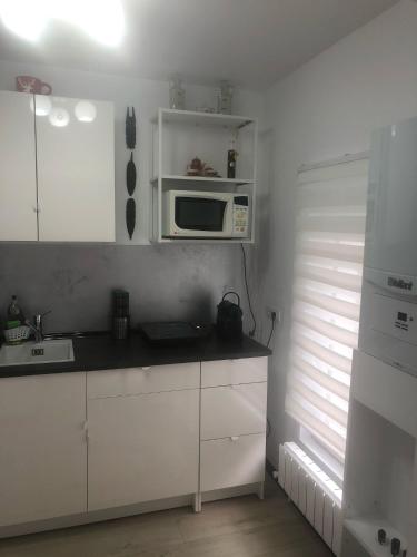 Konyha, Studio Faleză Nord-Banu Mihalcea (Studio Faleza Nord-Banu Mihalcea) in Faleza Nord