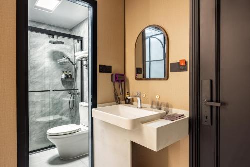 珠珠酒店上海浦东机场店Shanghai Zhuzhu Hotel - 24-hour free airport pick-up and drop-off Airport, 24-hour professional butler service, spacious room layout with great sense of space, complete kitchen facilities, relaxing spa massage service, Shanghai (Foto 6)