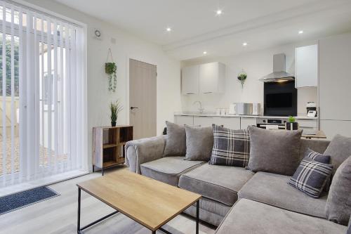 Wimborne Road Apartment 4 near Starbucks