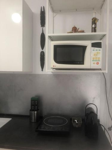 Konyha, Studio Faleză Nord-Banu Mihalcea (Studio Faleza Nord-Banu Mihalcea) in Faleza Nord