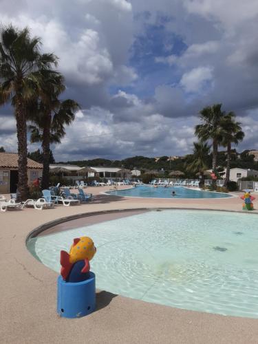 AU BONHEUR Mobil-home 4-6 personnes Frejus near Les Coloniaux