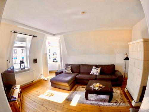 Stadtvilla Oscar 2 OG - Stilvoll sanierte Altbauwohnung in denkmalgeschützter Stadtvilla nahe Elbradweg, Drážďany (fotografie 3)