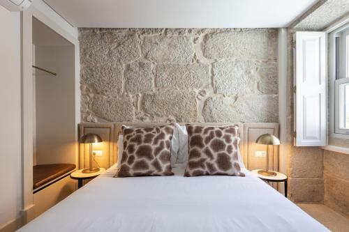 Almada 333 by LovelyStay - image 2