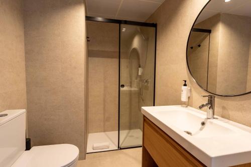 Standard Double Room image 10